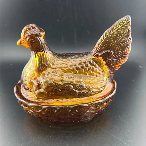 L E Smith Vintage Amber Glass Hen Covered Dish - Picture 2 of 4